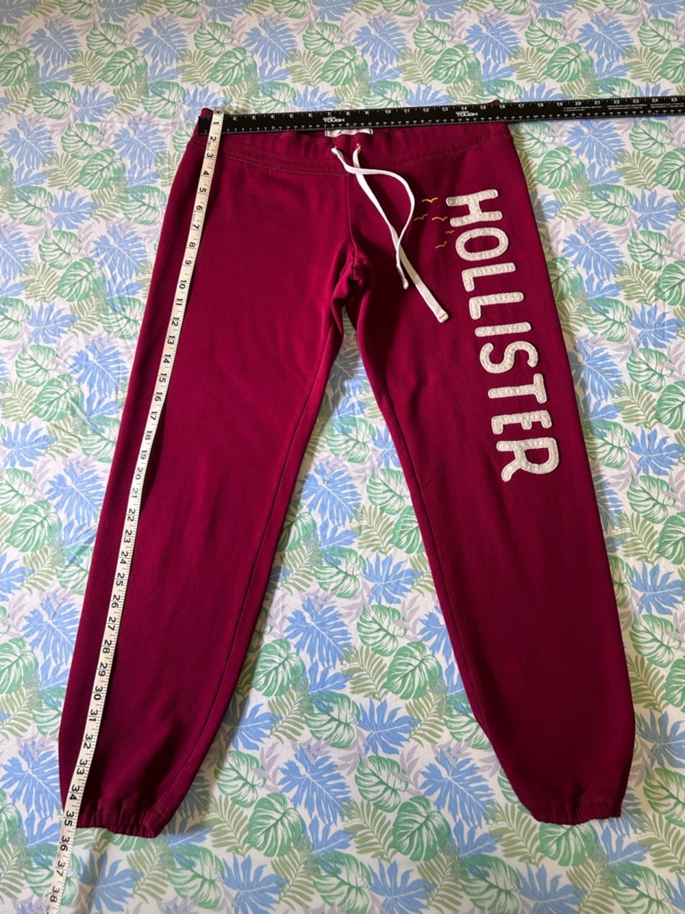 Hollister Burgundy Jogger Sweatpants with White Logo Graphic Medium - Picture 8 of 8